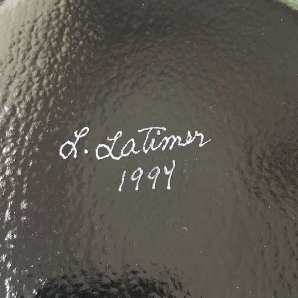 ☘️L. LATIMER Iridescent Glass Art Bowl☘️ - Picture 2 of 4